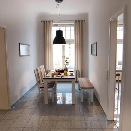 Neue-reihe-33 Apartment